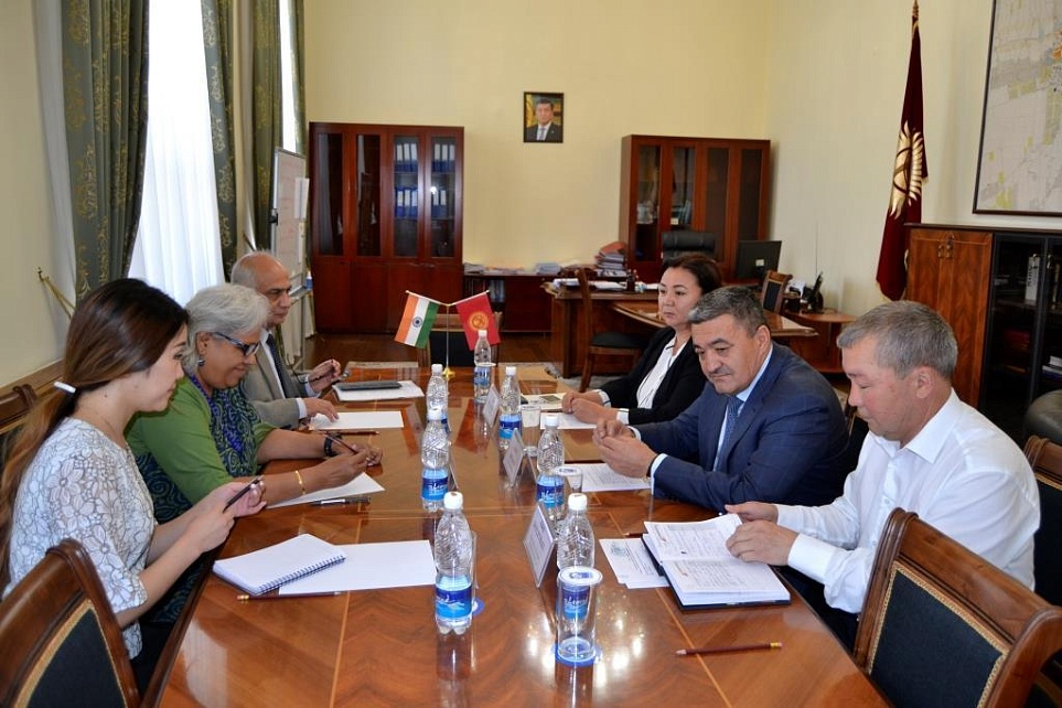 Мэр Бишкека встретился с Чрезвычайным и Полномочным послом Индии в Республике Кыргызстан