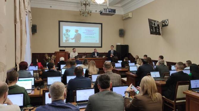 Staffers of the Municipality of Novosibirsk Were Trained in the Use of Neural Networks